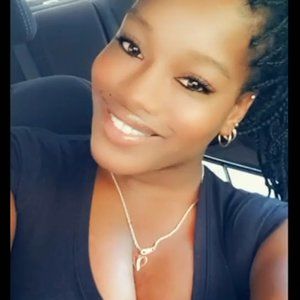 Meet your Posher, Latonya